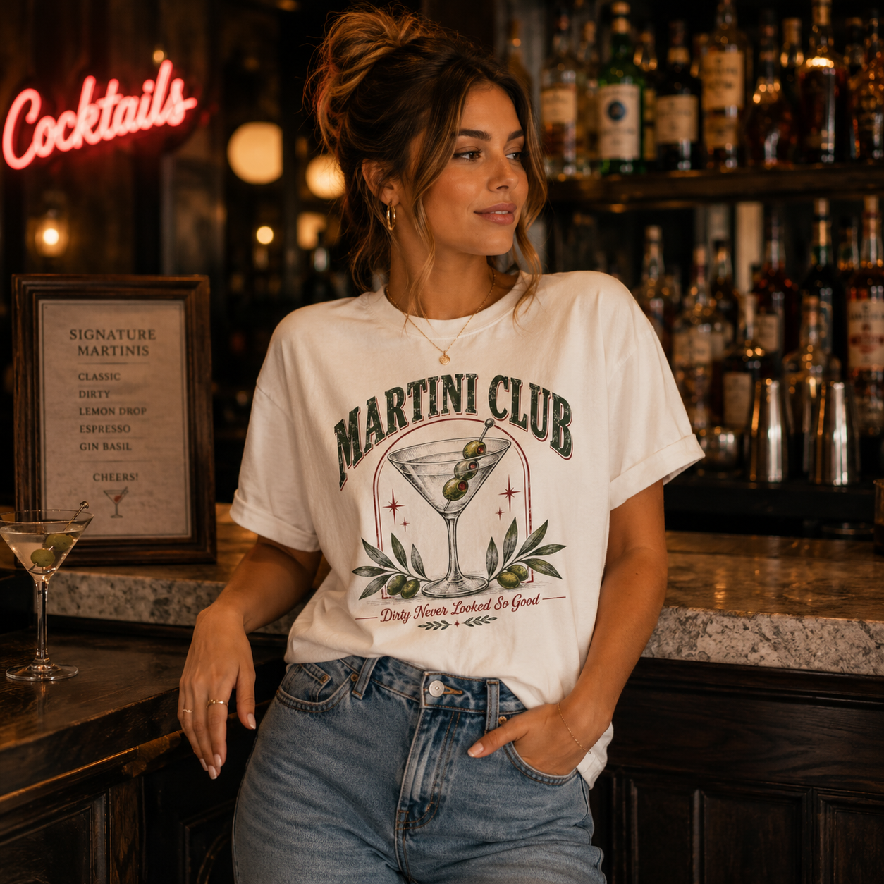 Martini Club cocktail illustration T-Shirt | Olive martini glass tee